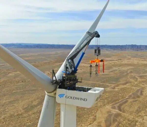 JLL560 Self-Hoisting Crane